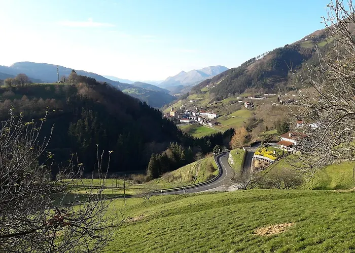 Etxeberri Landa Etxea 乡村民宿 *